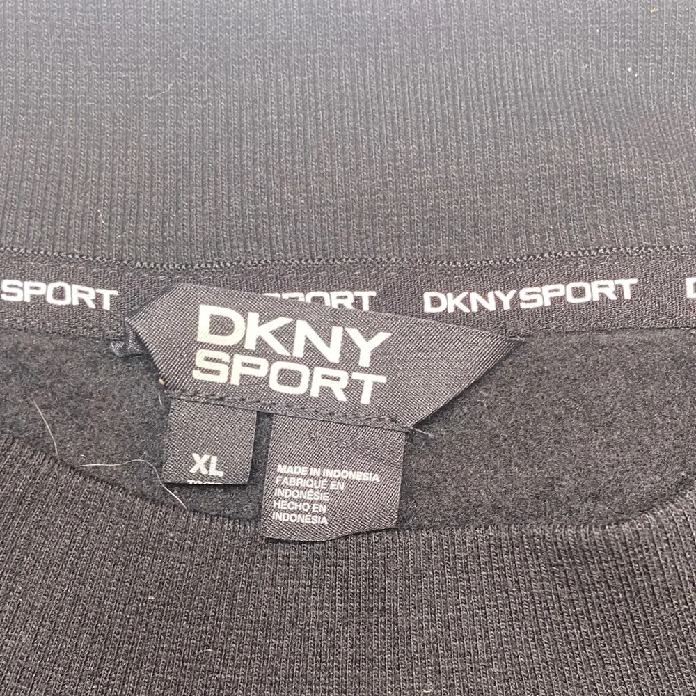 DKNY Women’s Black Crewneck Sweater‎
